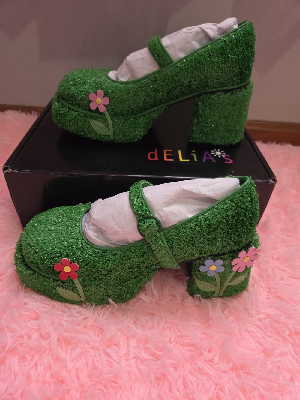 dELiA*s Green Floral Grass Mary Jane Platform Pumps